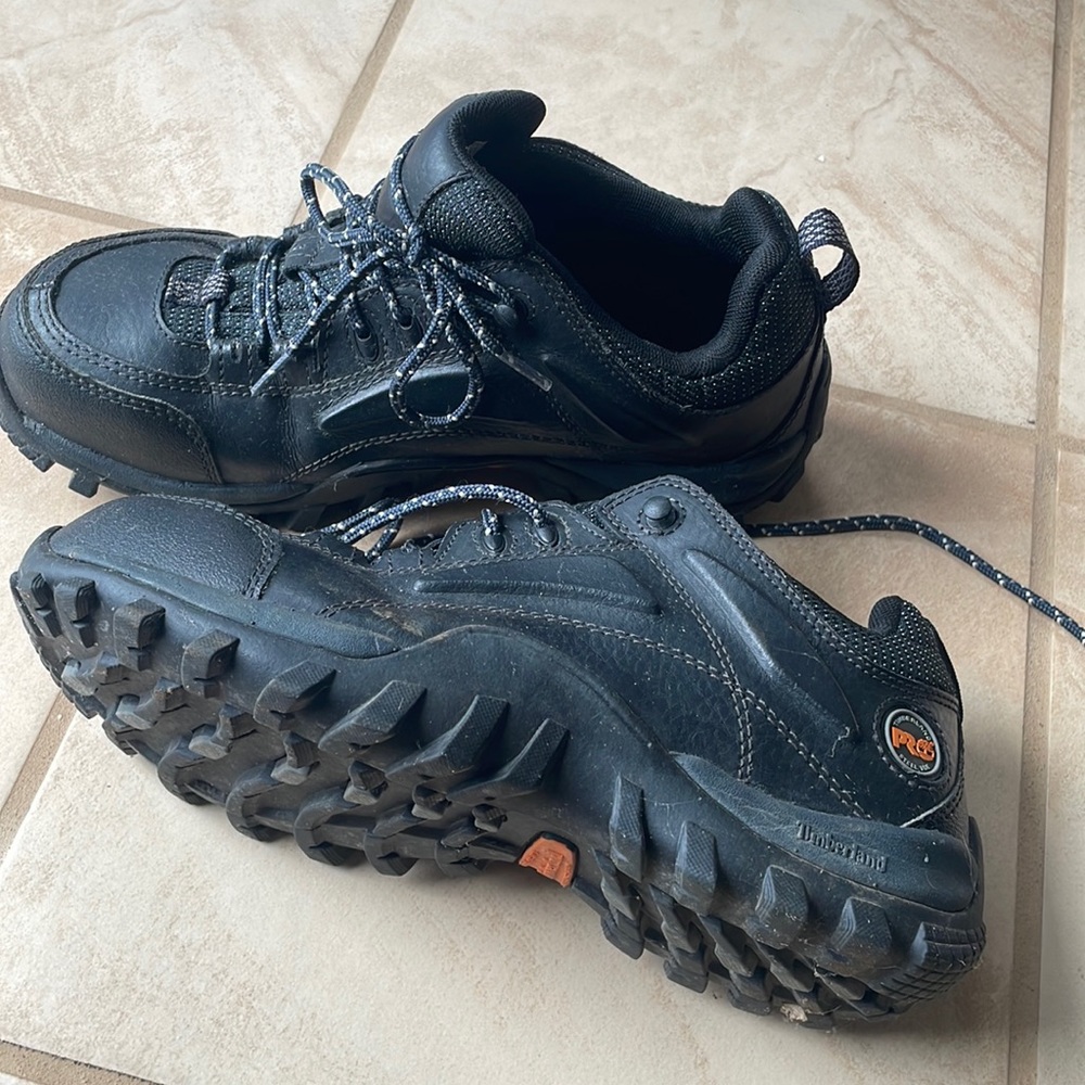 Timbaland steel toe shoes. Wide width